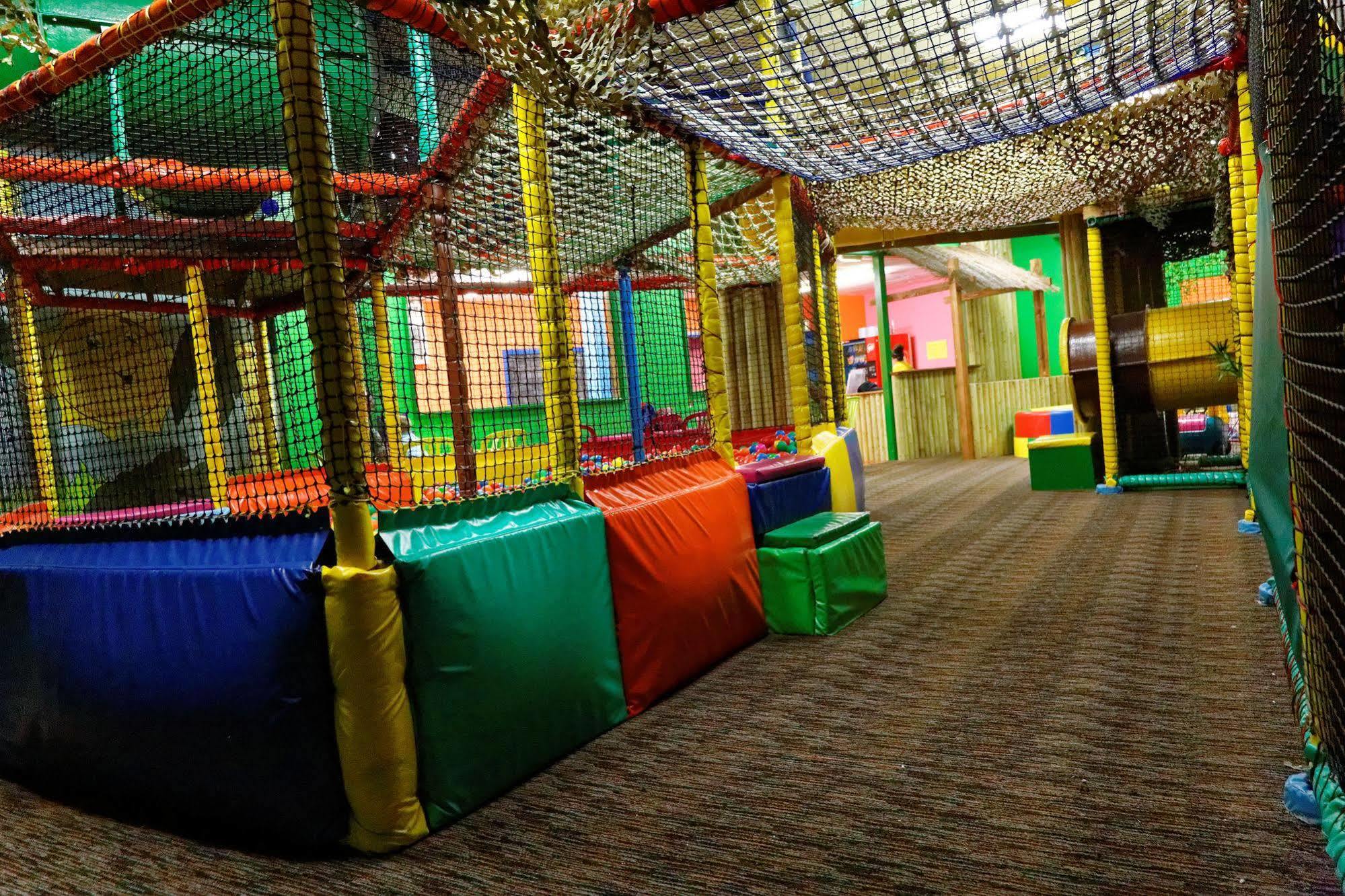 Pontins-Southport Holiday Park ภายนอก รูปภาพ